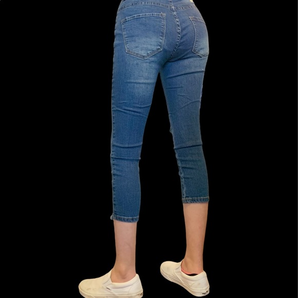 NWT Legend of London Distressed Capris Size 9 - Picture 3 of 3